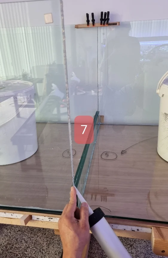 Sektion 2/3 (2200 l) limmas ihop (7)