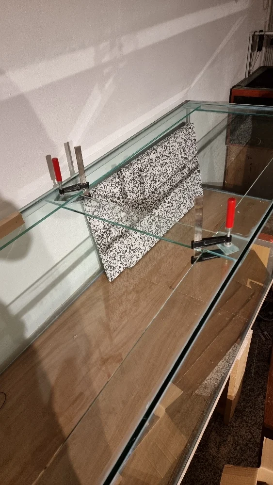 Tätning av kopplingshålen och stödlister (2)