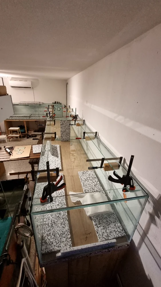 Tätning av kopplingshålen och stödlister (3)